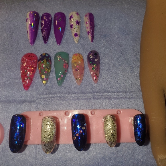 Custmized Nails - Picture 2 of 16